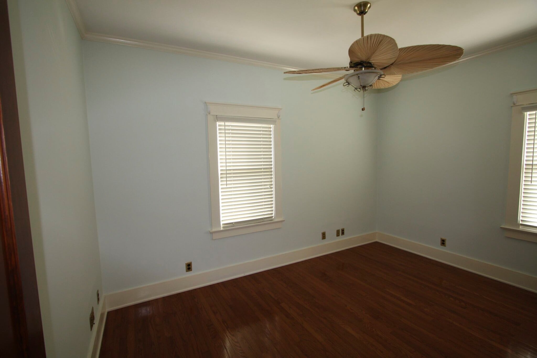 Bedroom - Can fit a King size bed - 642 W 8th St