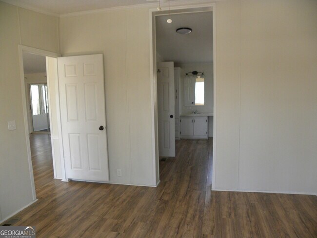 Building Photo - 297 Bell Acres Rd