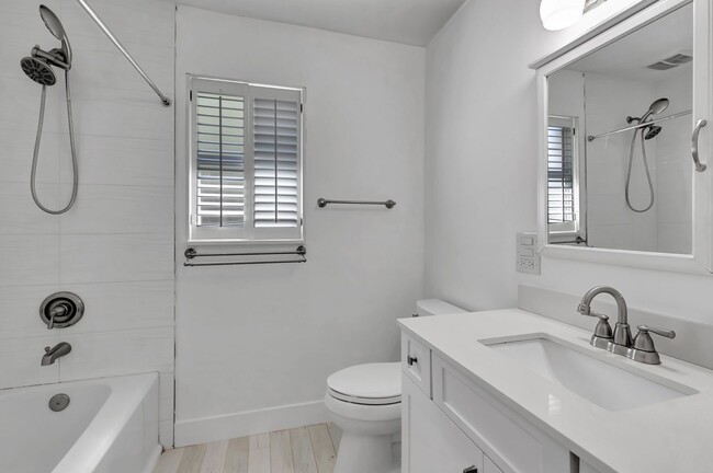 Building Photo - Boca Raton Modern Comfort Meets Florida Ch...