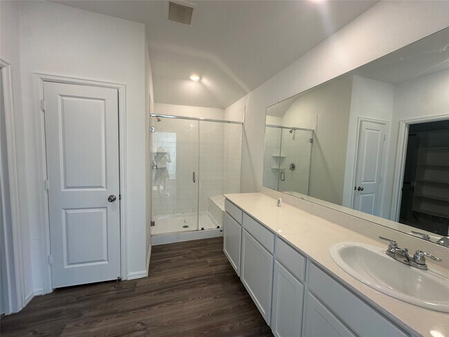 Building Photo - 5111 Winslow Grv Dr