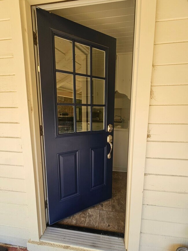 Building Photo - 658 Washington Ave