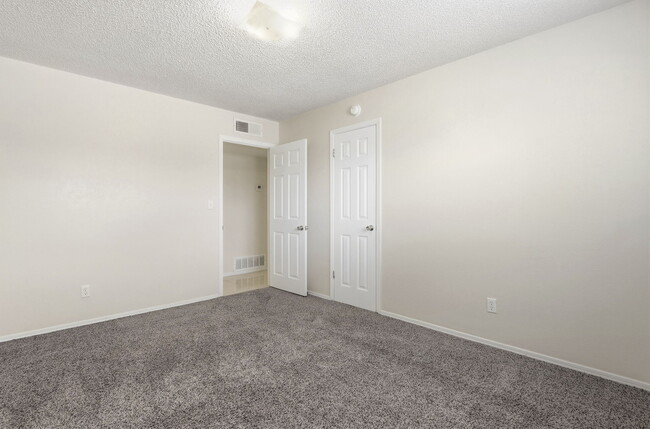 Building Photo - 3329 Old Spanish Trail