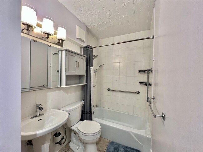 Building Photo - 63 Atlantic Ave