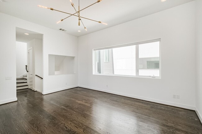 Building Photo - Welcome to this absolutely STUNNING Townhome!!