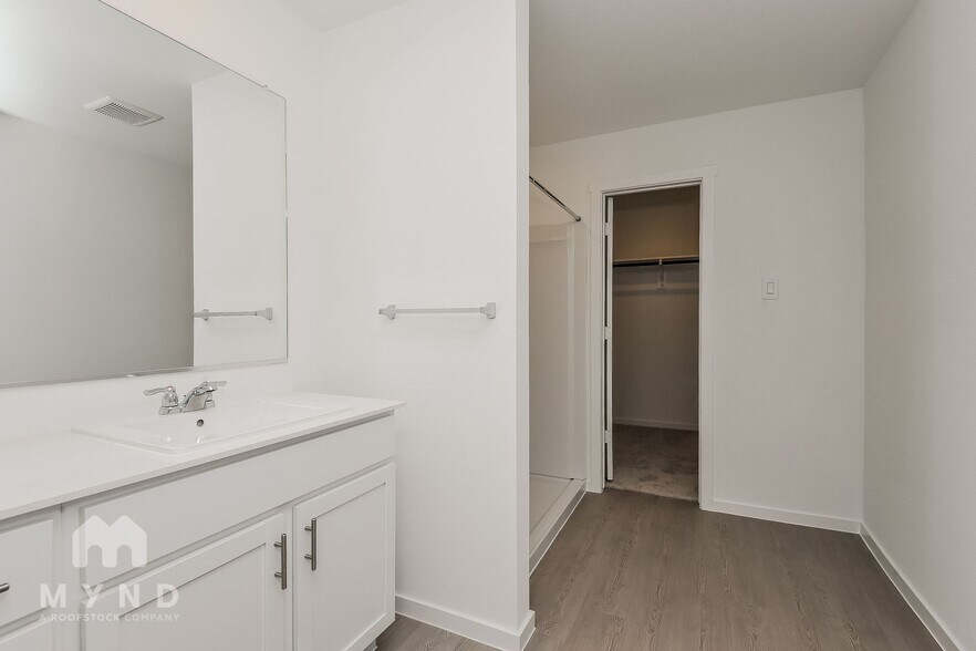 Building Photo - 2709 Mistwood Dr