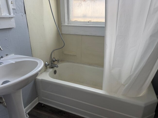 Building Photo - 3015 Edmond St