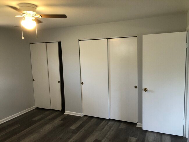 Building Photo - 235 Woodlawn Dr