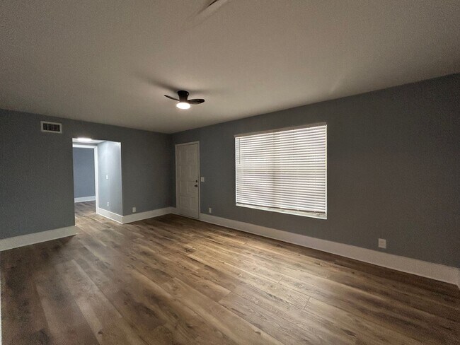 Building Photo - Fully upgraded home in Cedar Hills!