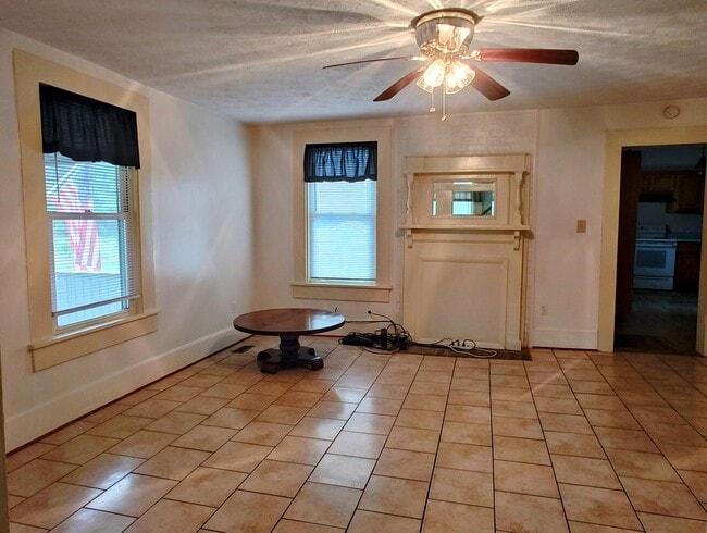 Building Photo - Providence Forge 2 bedroom farmhouse