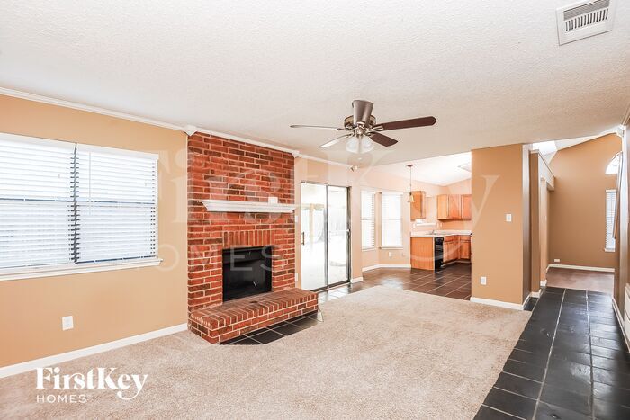 Building Photo - 2212 Thistlewood Ct