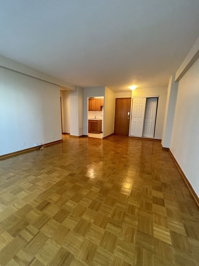 Building Photo - 4180 N Marine Dr