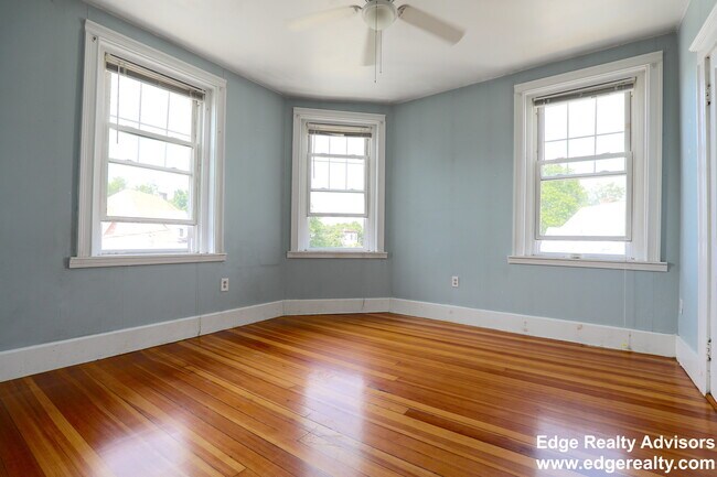 Building Photo - 55 Royal St