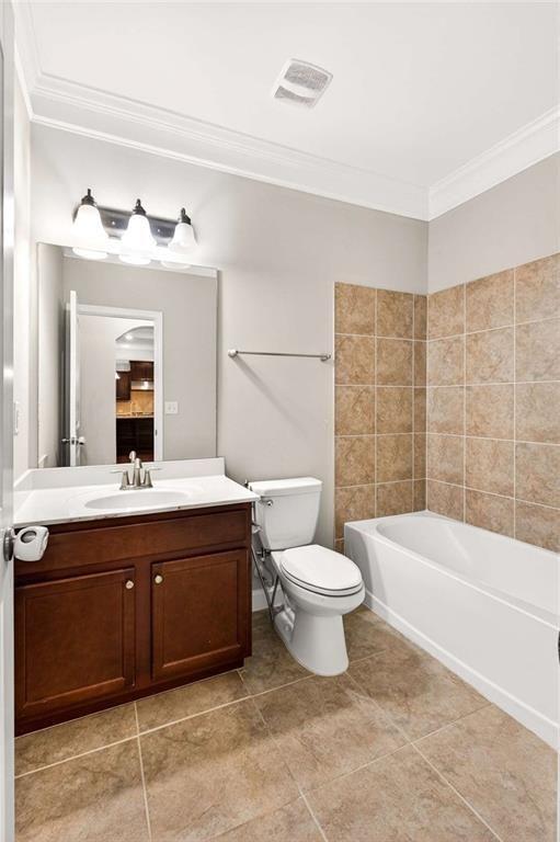 Building Photo - 4930 Alexandria Ave