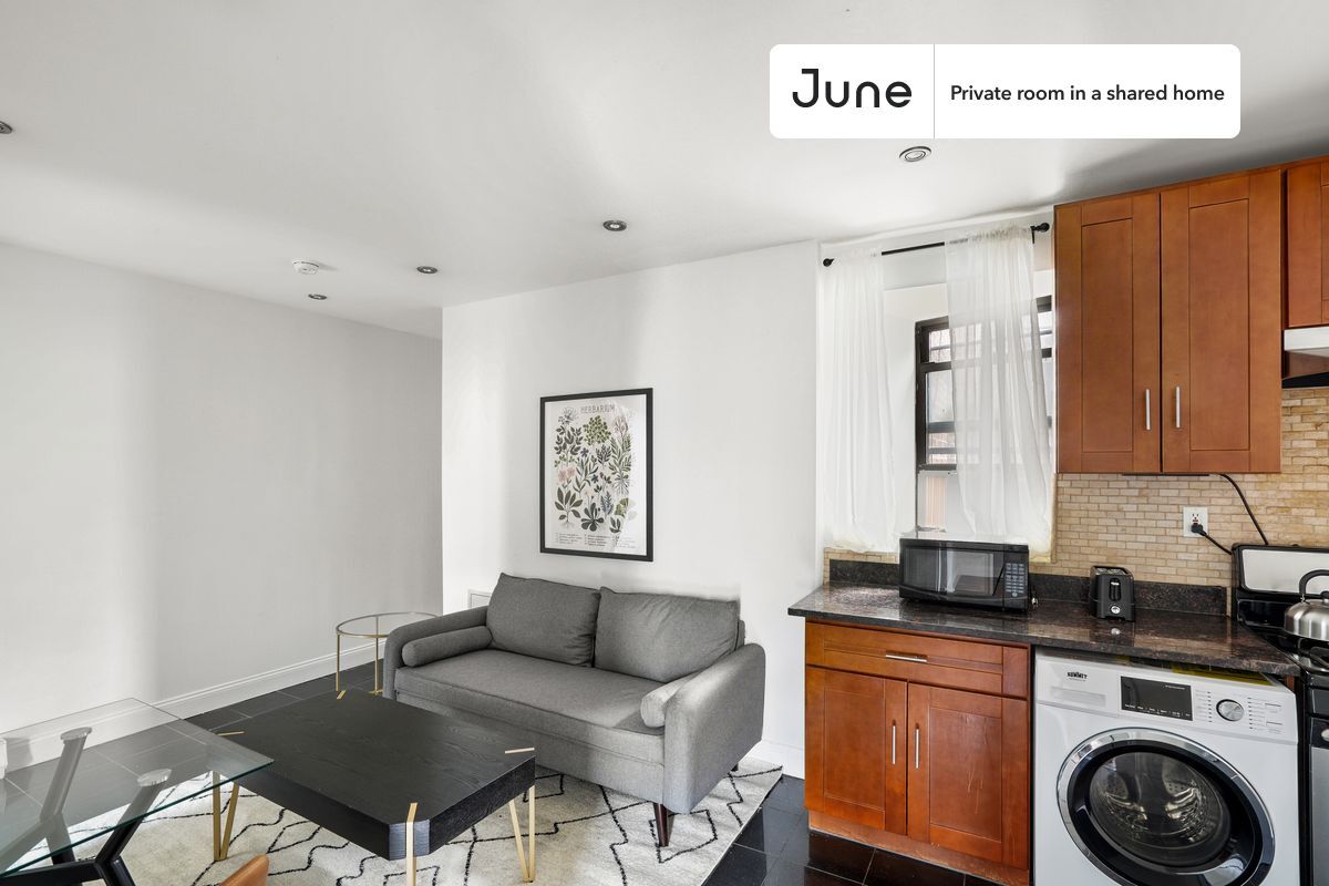 Building Photo - Room in Shared 3 bed/2 bath home in Upper West Side