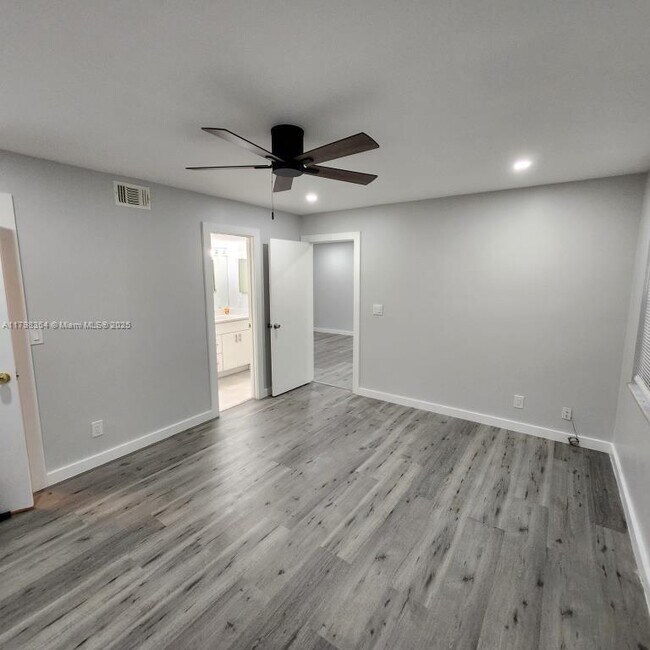 Building Photo - 1335 NW 94th Way