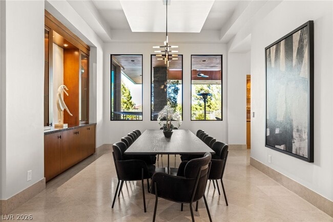 Building Photo - 2 Castle Oaks Ct