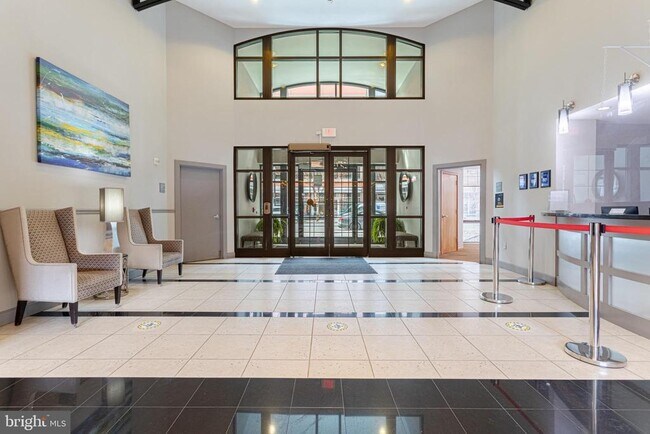 Building Photo - 1021 N Garfield St