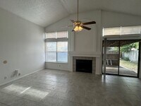 Building Photo - AVAILABLE NOW 4 BED/ 2 BA HOUSE FOR RENT! ...