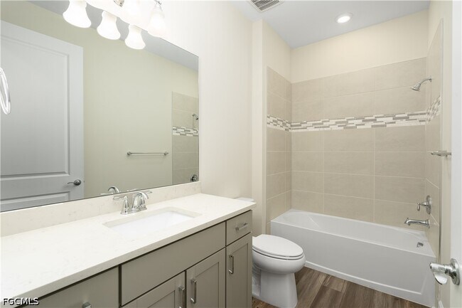 Building Photo - 42186 Edgewater Dr
