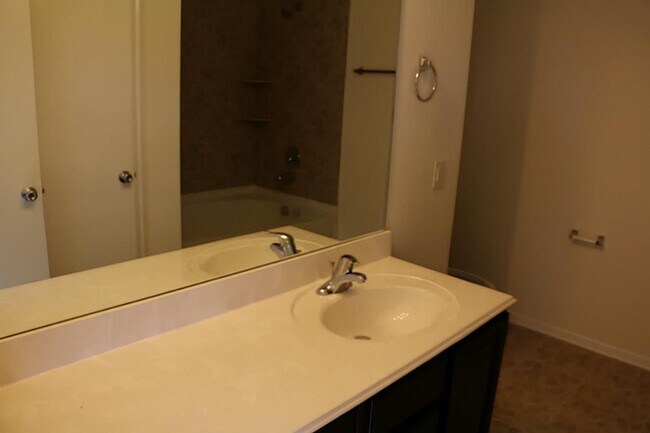 Building Photo - 19439 Archer Glen Dr