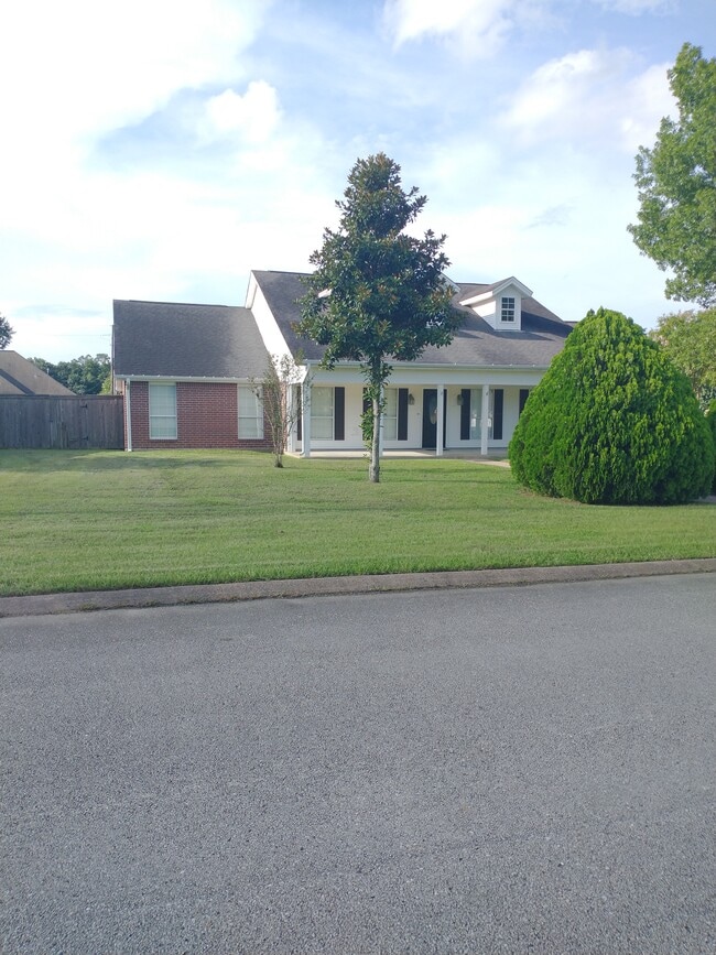 Primary Photo - 7606 Cobblestone Terrace