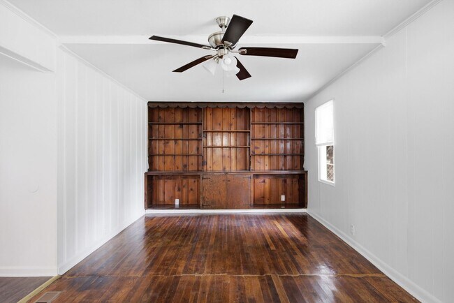 Building Photo - 3826 Kingwood Cir