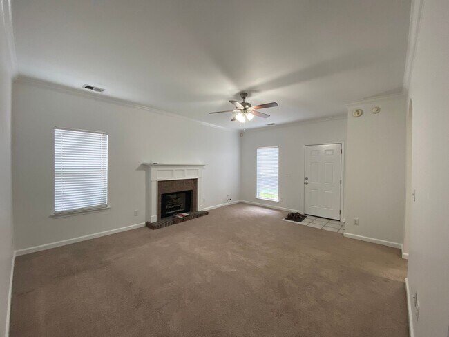 Building Photo - Home for rent in Hoover!!!! Available to V...