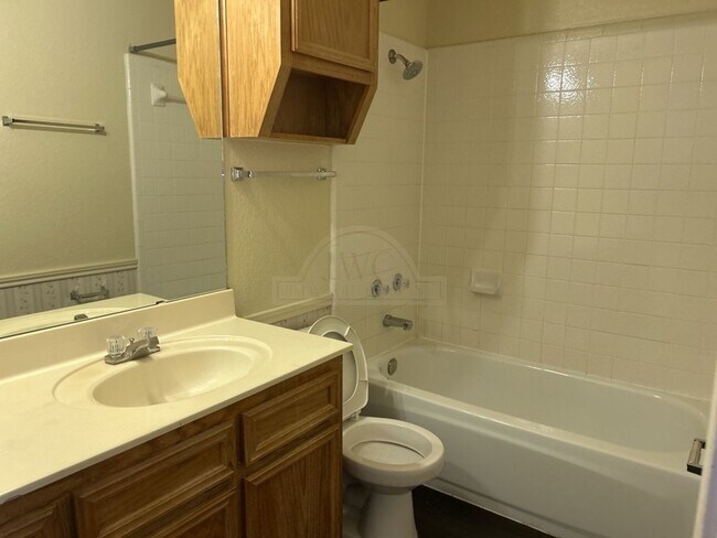 Building Photo - 4004 Riverrock Dr