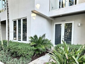 Building Photo - 10560 NW 63rd Terrace