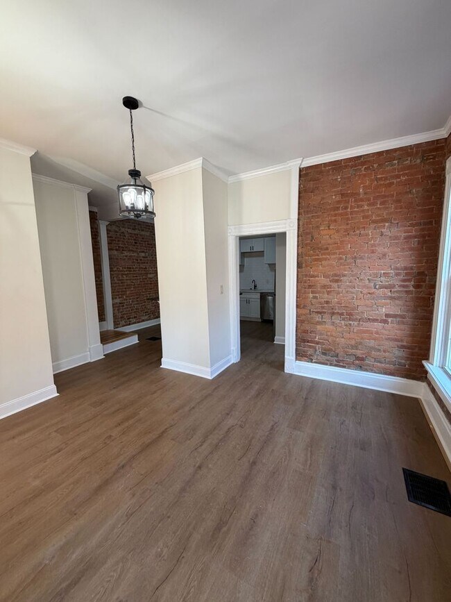 Building Photo - Fully Renovated 3BR/1.5 Bath in Olde Towne East!