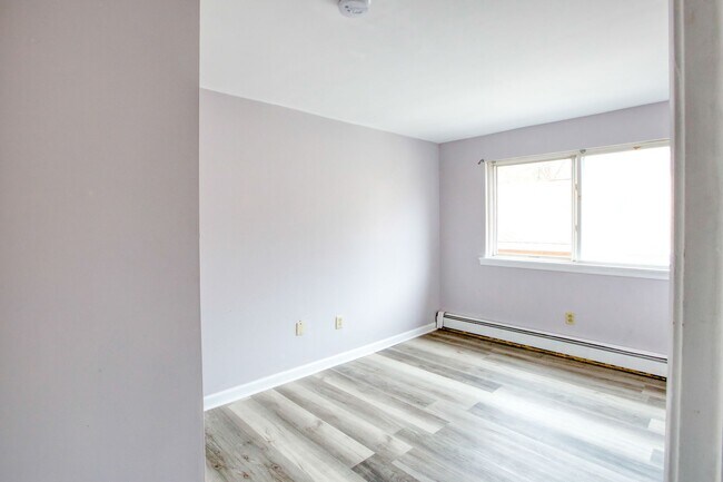 Building Photo - 285 Westland St