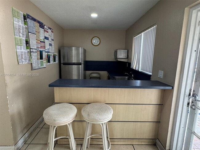 Building Photo - 9711 Fontainebleau Blvd