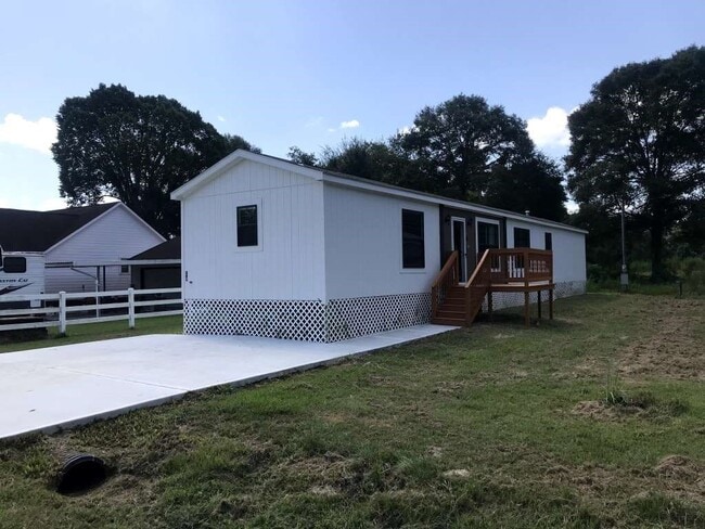 Building Photo - 14 Laurel Ct