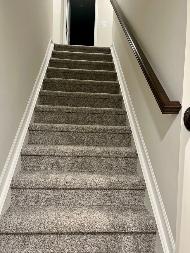 Building Photo - Newer Construction Home!