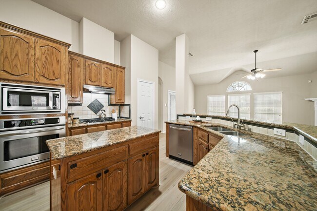 Building Photo - 1915 Stable Stone Ln