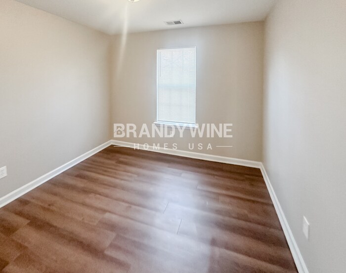 Building Photo - 425 Hannah Dr