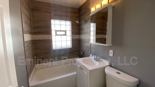 Building Photo - 10628 S. Green