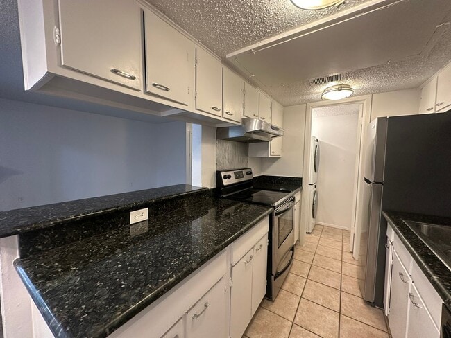 Building Photo - Charming 2-Bed Unit in Dallas! Community p...