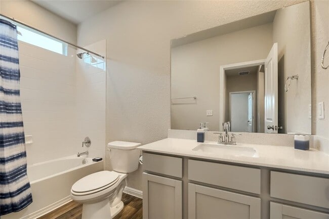 Building Photo - 603 Bluffview Dr.