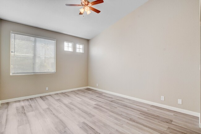 Building Photo - 5155 W Tropicana Ave