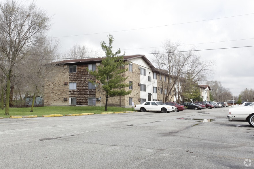 Birchwood Apartments 5790 Grant St Merrillville IN 46410 Apartment Finder