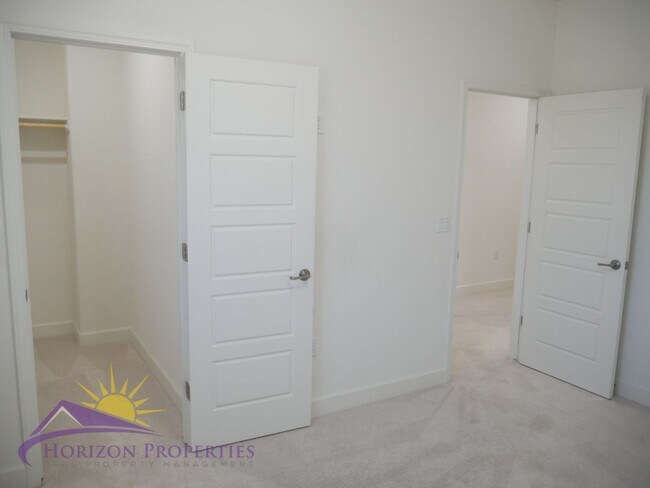 Building Photo - Modern Two-story 4 Bed 3.5 Bath 2,786 sqft...