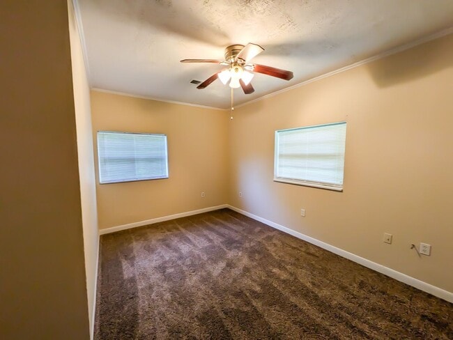 Building Photo - 458 Belvedere Dr