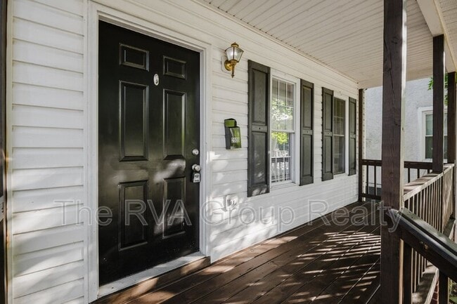 Building Photo - 2909 2nd Ave