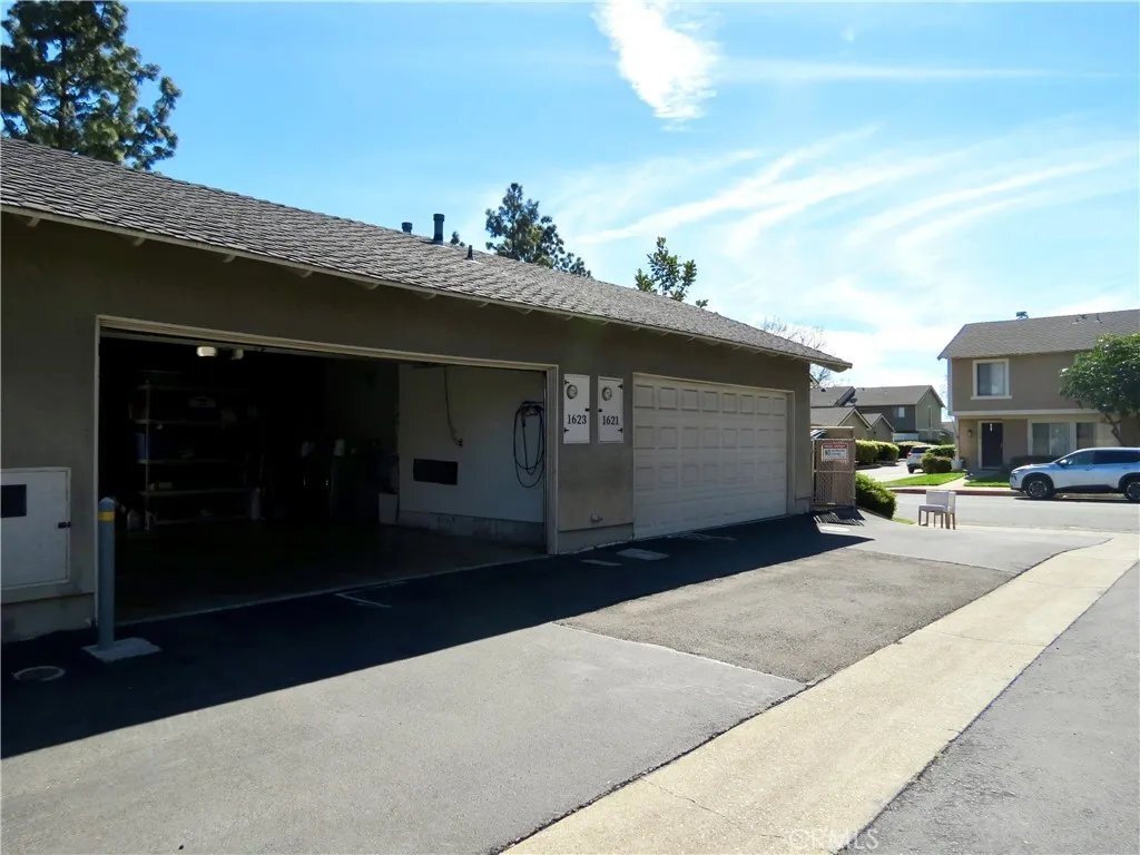 Building Photo - 1623 Heather Dr