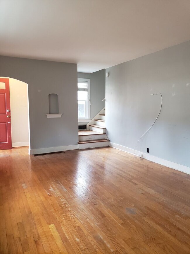 Building Photo - 3 bed 1 bath