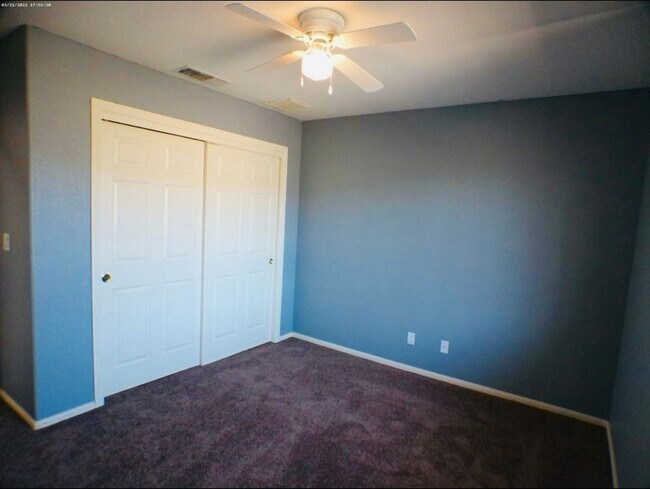 Building Photo - **Move In Special $200 Off 1st Month's Ren...