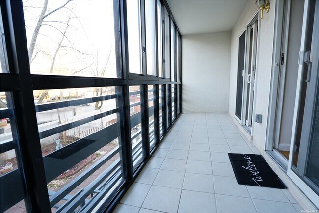 Building Photo - 114-79 Dalian Ct