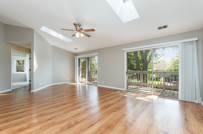 Building Photo - 353 Pembroke Ct