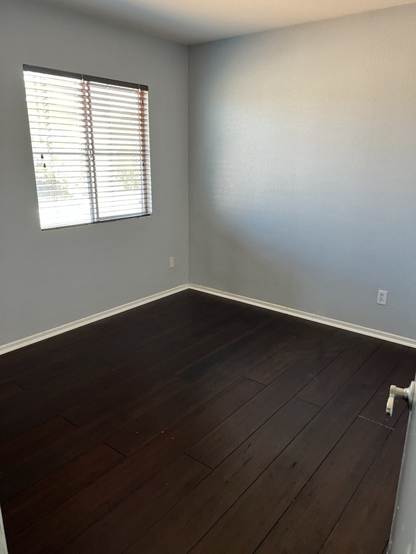 Building Photo - 1274 Roush Dr